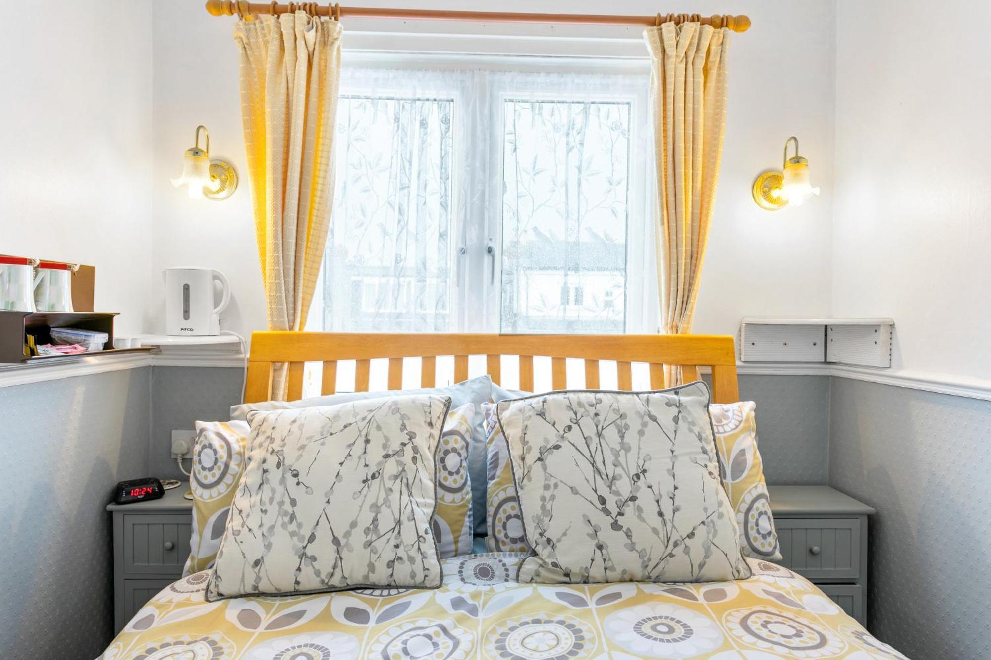 Jacaranda Hotel Пейнтон Экстерьер фото